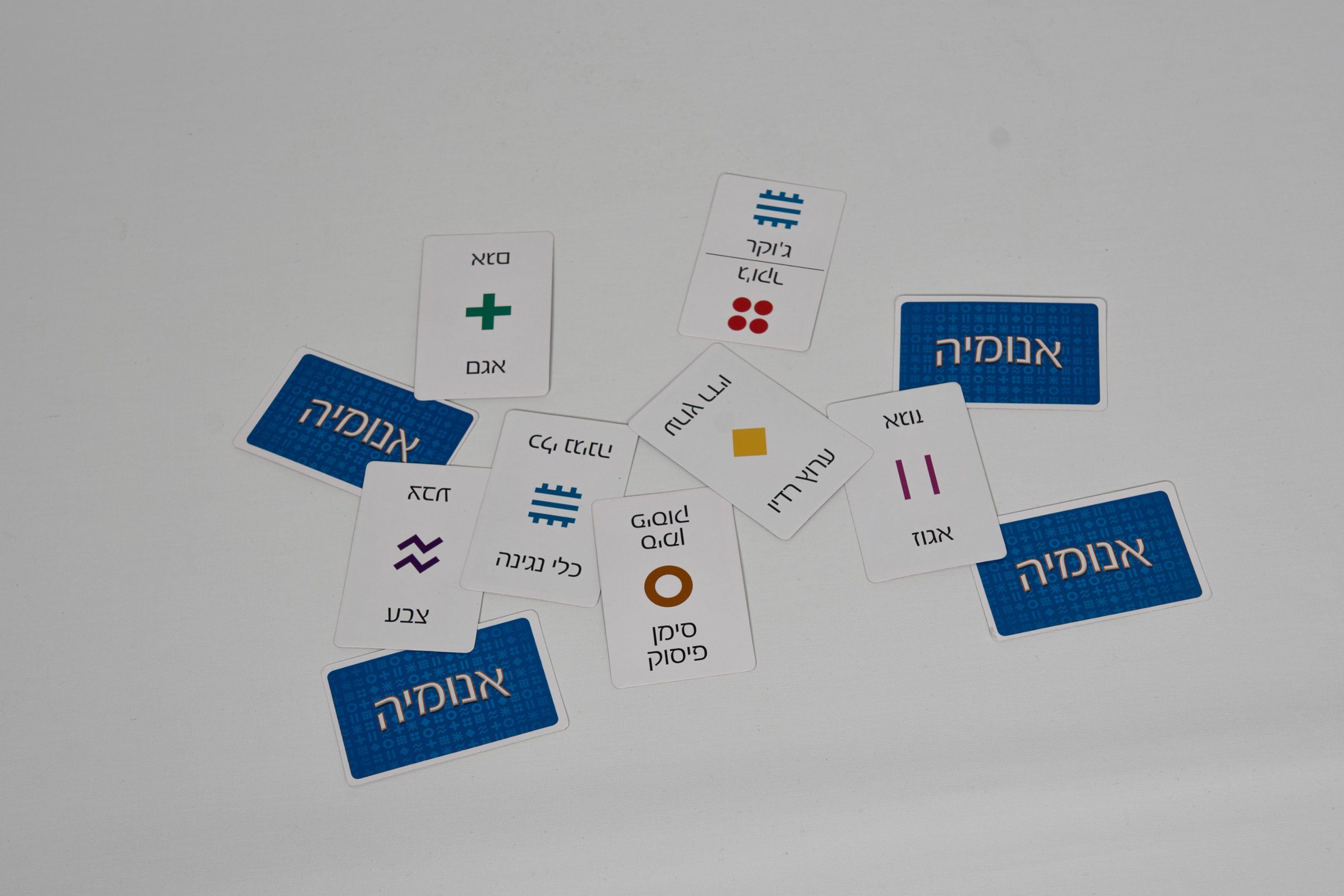 אנומיה משחק קלפים