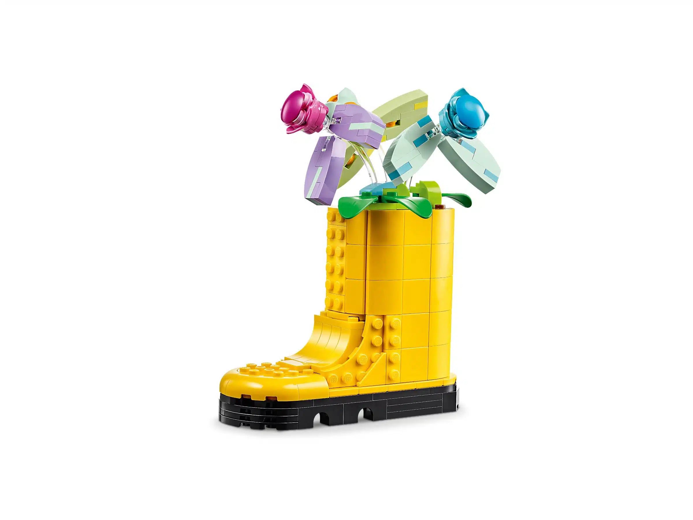 לגו קריאטור 3 ב-1 פרחים במזלף (31149)