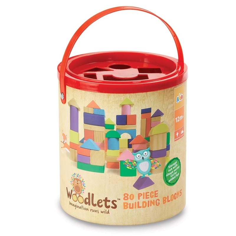 דלי קוביות עץ עם הכנסת צורות