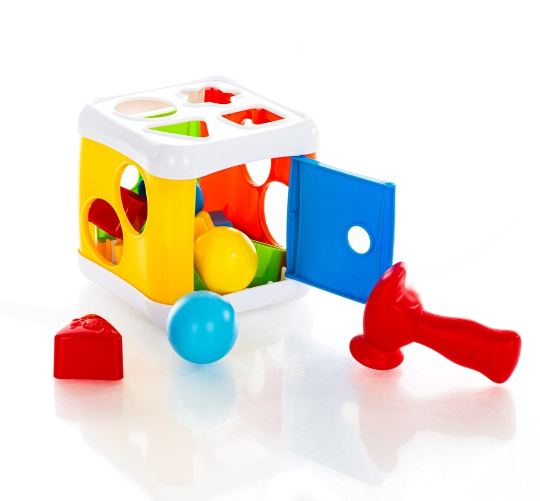 קוביית הכנסת צורות עם הך פטיש