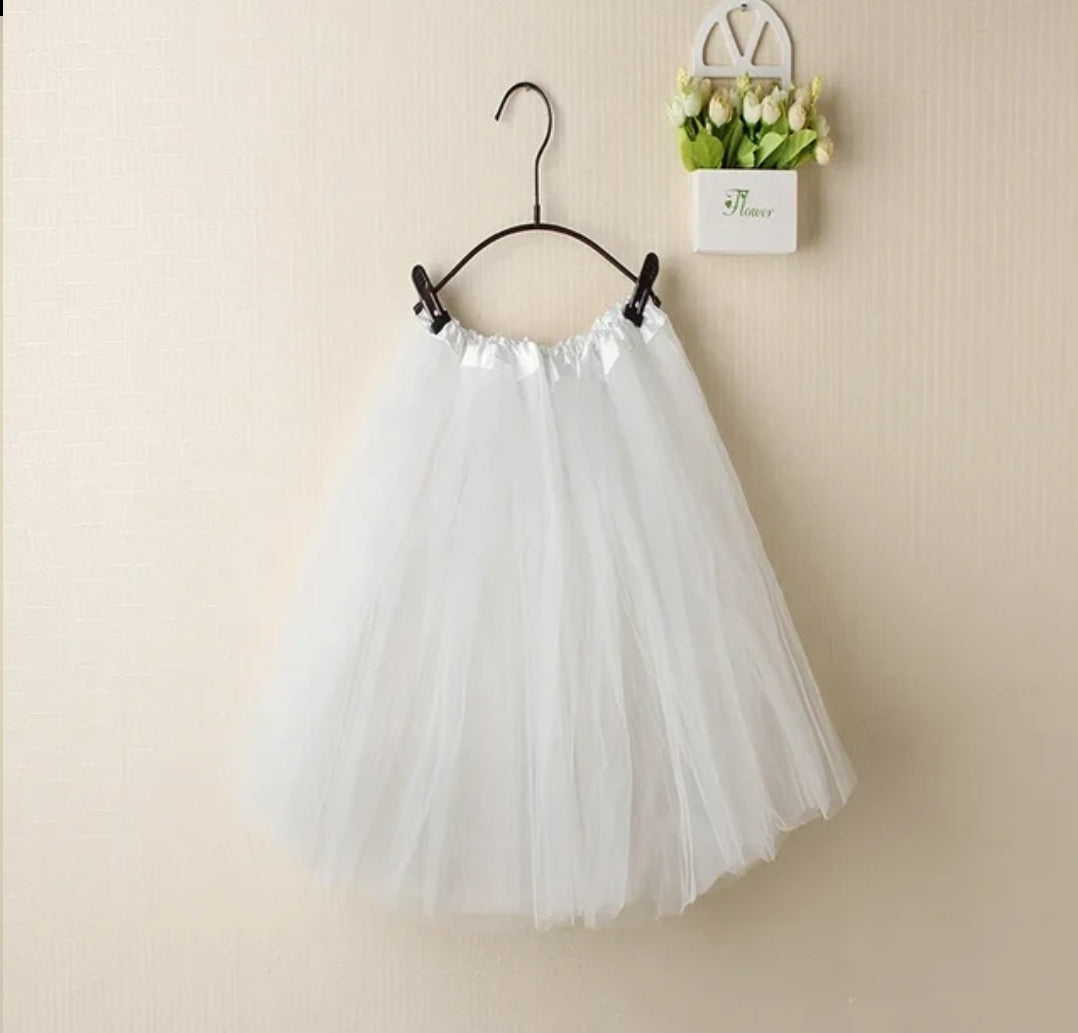 חצאית טוטו לבנה עם בטנה באורך 70 ס"מ