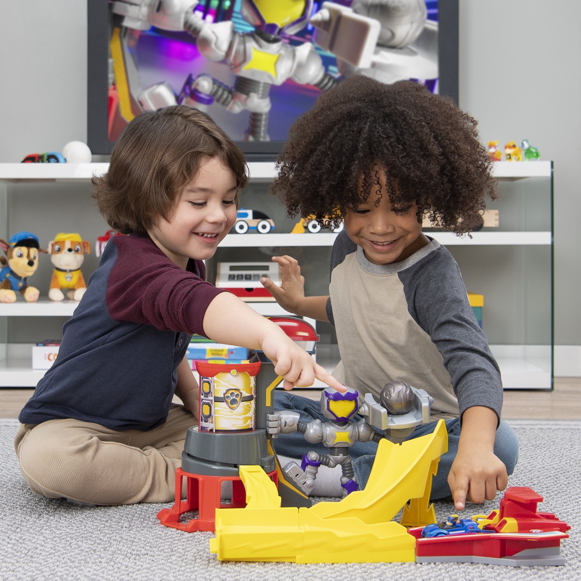 מפרץ ההרפתקאות מסלול עם מכונית צ'ייס מברזל