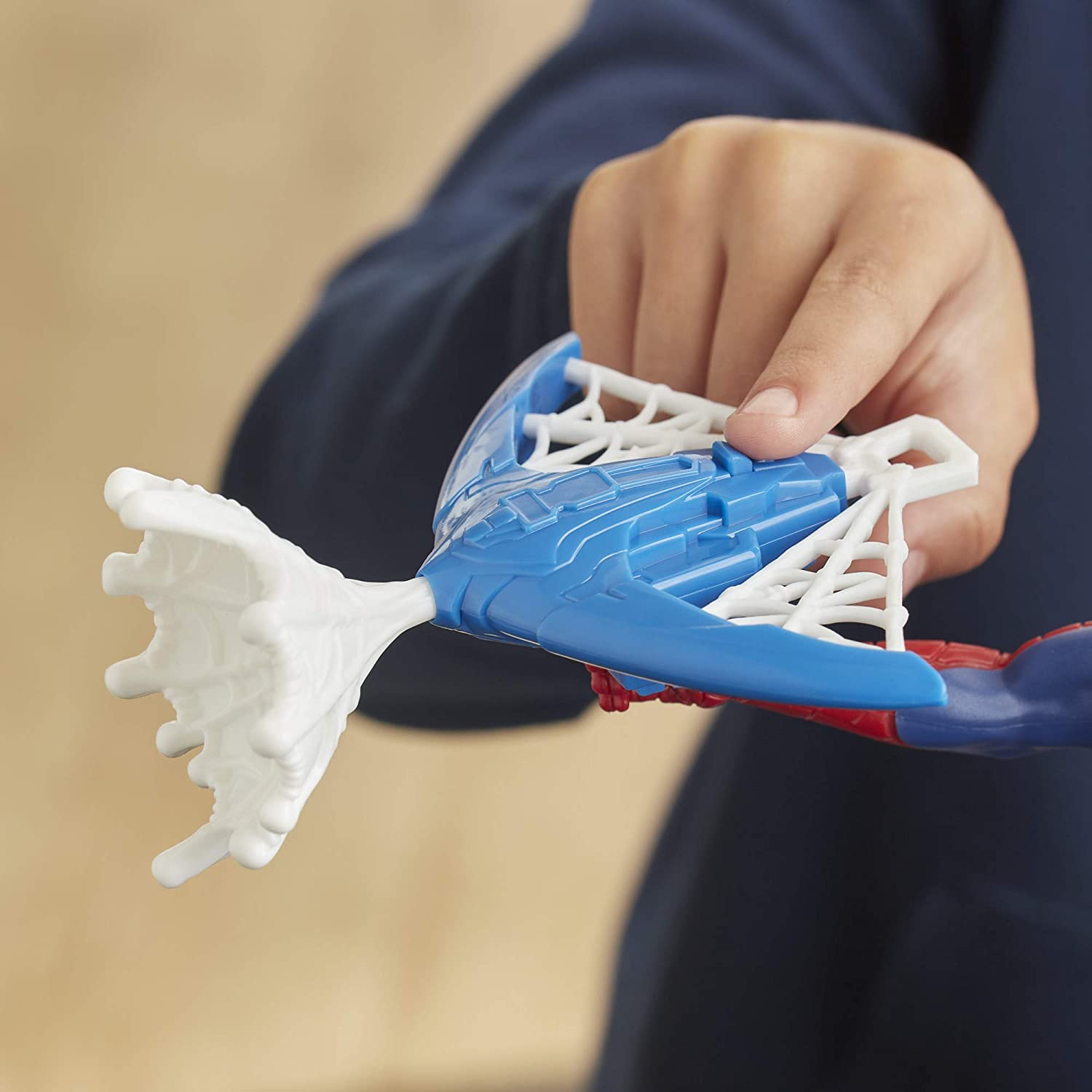 בובת ספיידרמן 30 ס"מ יורה חיצים