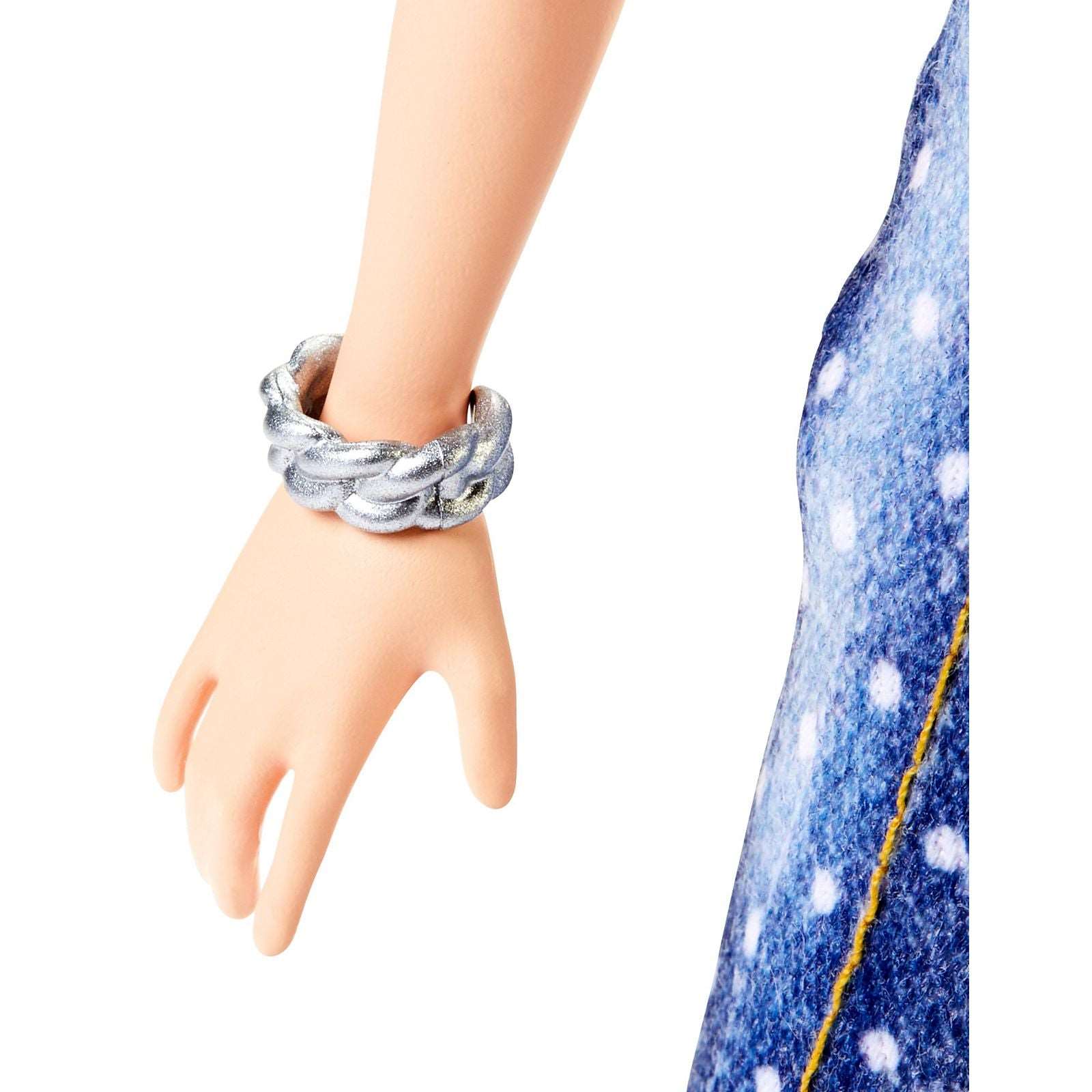 בובת ברבי עם שיער ירוק