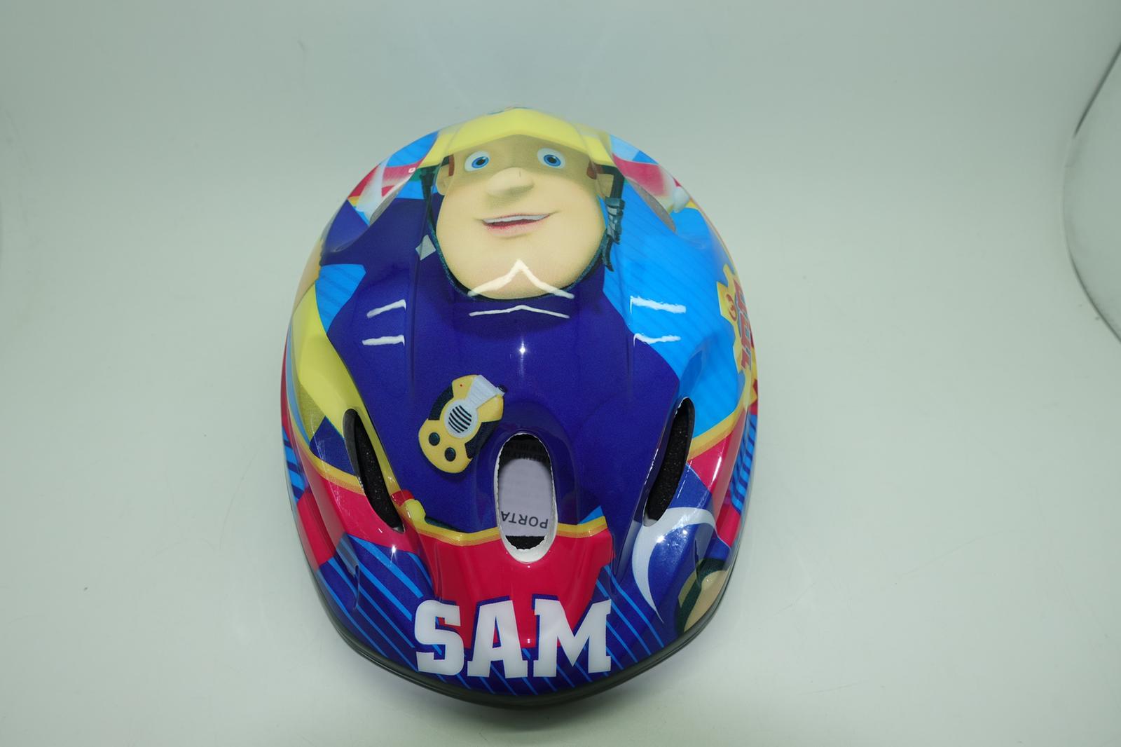 קסדות ראש ממותגות לילדים