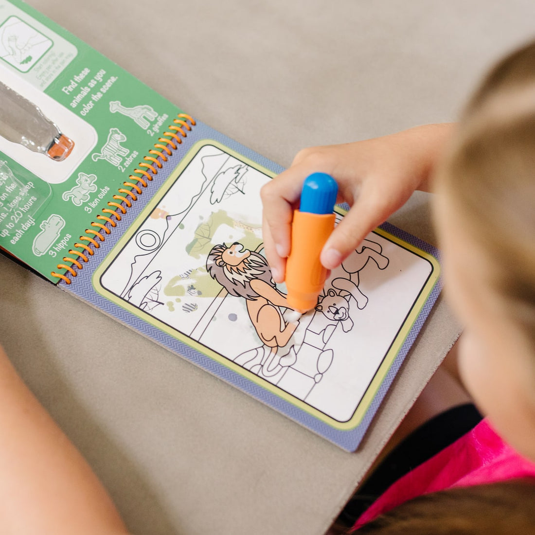 מליסה ודאג חוברת טוש המים חיות ספארי