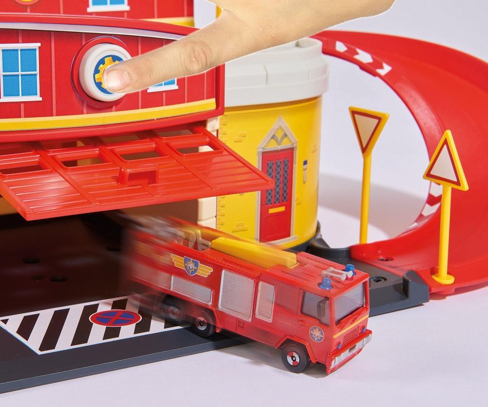 סמי הכבאי מרכז חילוץ והצלה עם מסוק מתכת