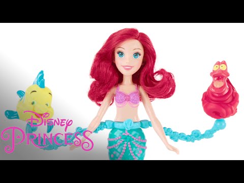 בובת אריאל בת הים מסתובבת במים