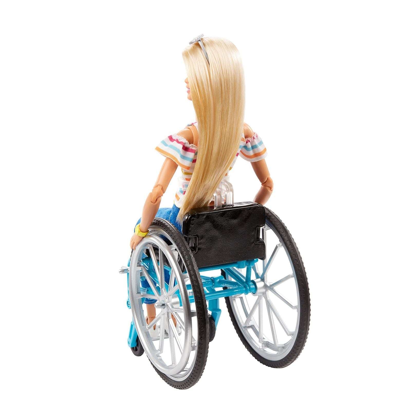 בובת ברבי בכיסא גלגלים
